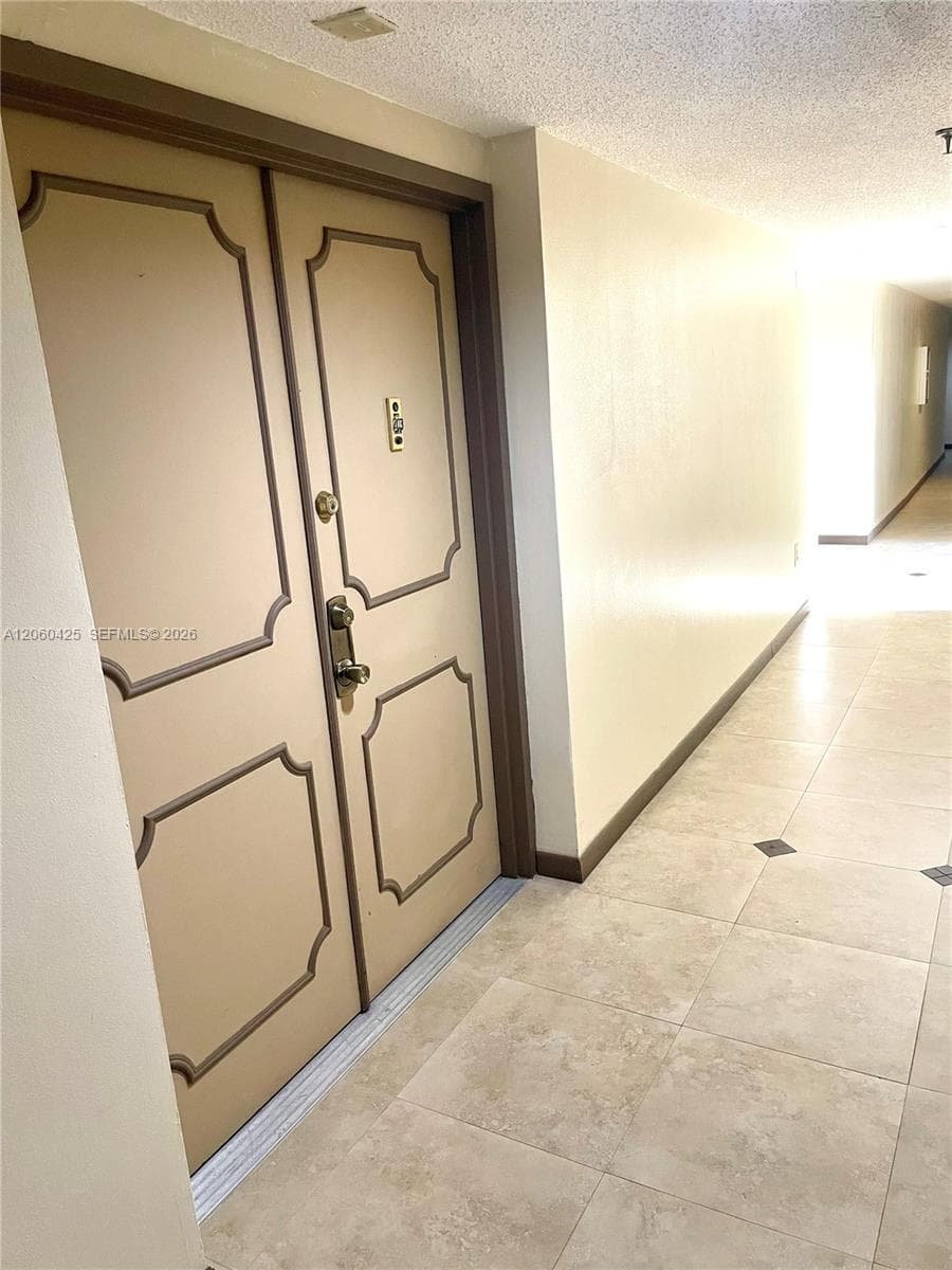 17890 W Dixie Hwy # 203, North Miami Beach, FL 33160 — zdjęcie 2