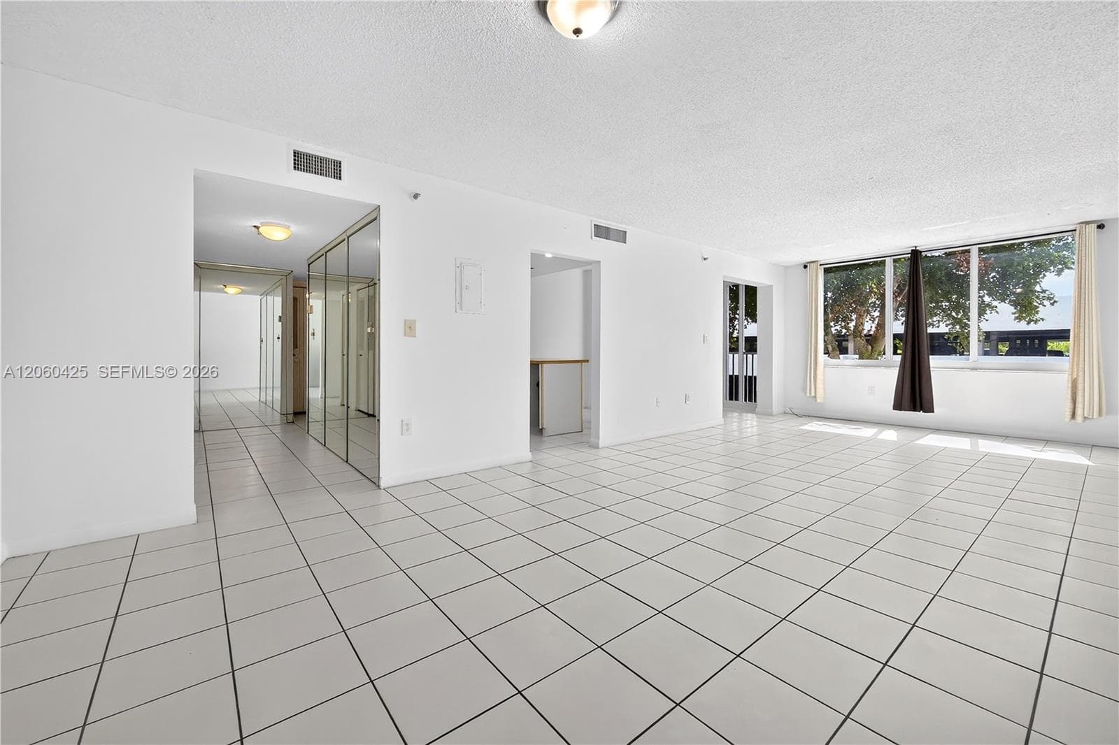 17890 W Dixie Hwy # 203, North Miami Beach, FL 33160 — zdjęcie 3