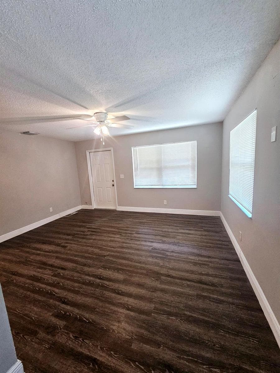 1556 W 20TH Street, Riviera Beach, FL 33404 — zdjęcie 4