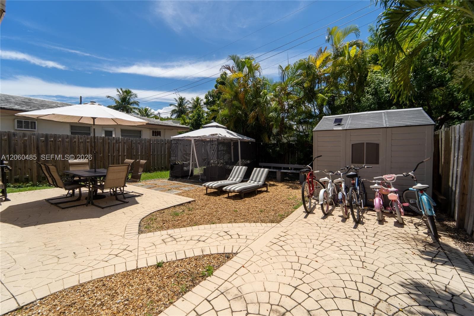 626 NE 4th Ct, Hallandale Beach, FL 33009 — zdjęcie 2