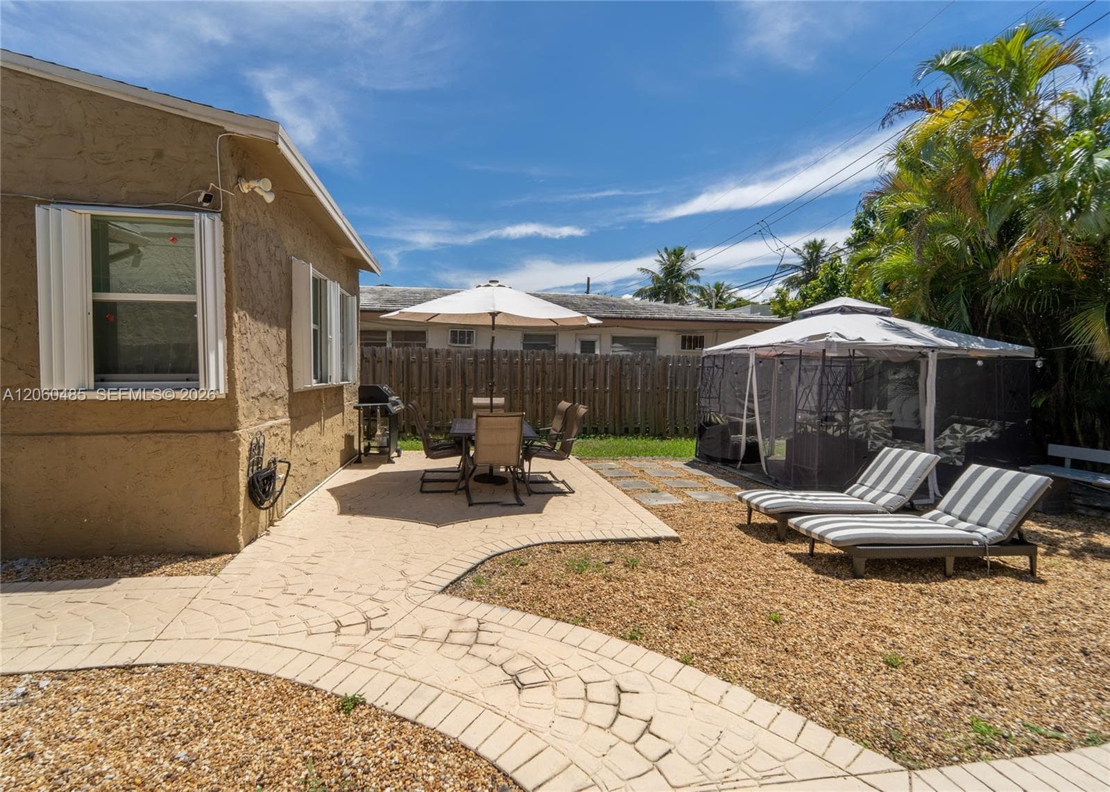 626 NE 4th Ct, Hallandale Beach, FL 33009 — zdjęcie 3