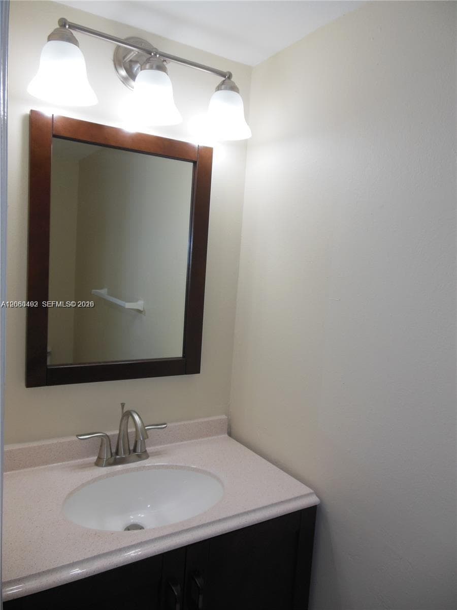 1350 W 53rd St # 8, Hialeah, FL 33012 — zdjęcie 5