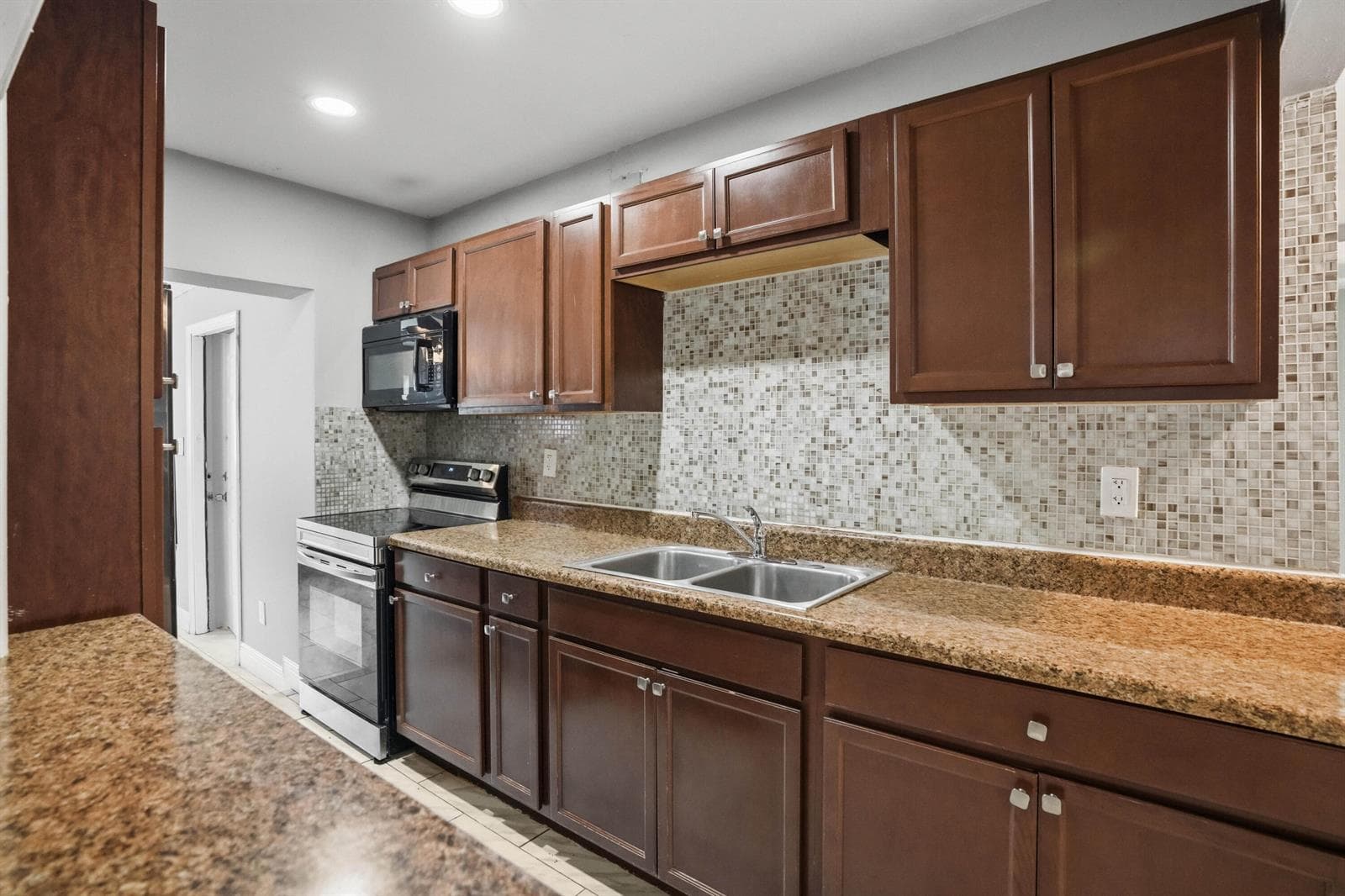 1751 LAUDERDALE MANOR Drive, Fort Lauderdale, FL 33311 — zdjęcie 5