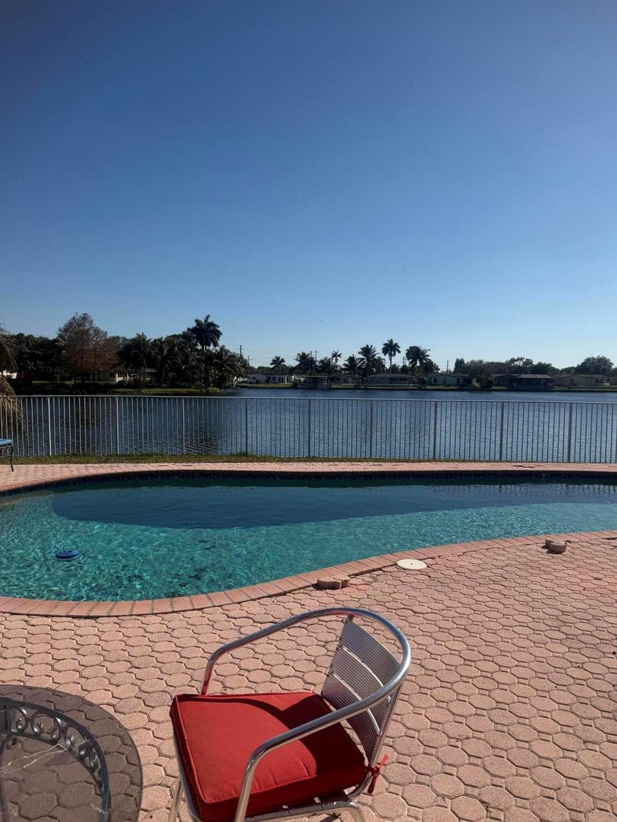 2181 NW 94TH Avenue, Pembroke Pines, FL 33024 — zdjęcie 4