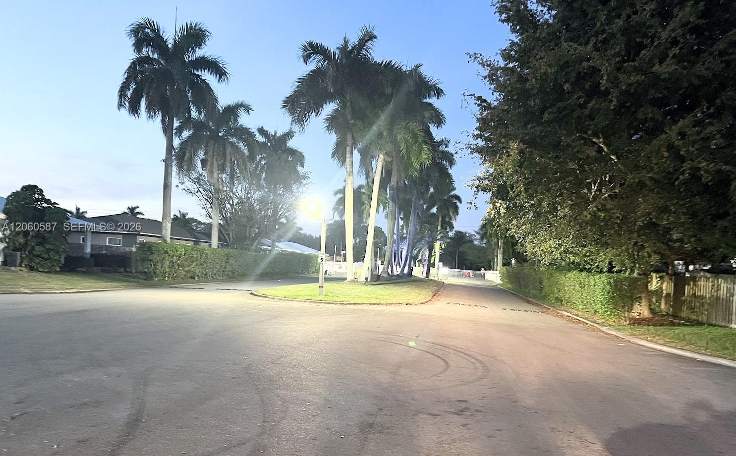 738 SW 9th St, Florida City, FL 33034 — zdjęcie 3