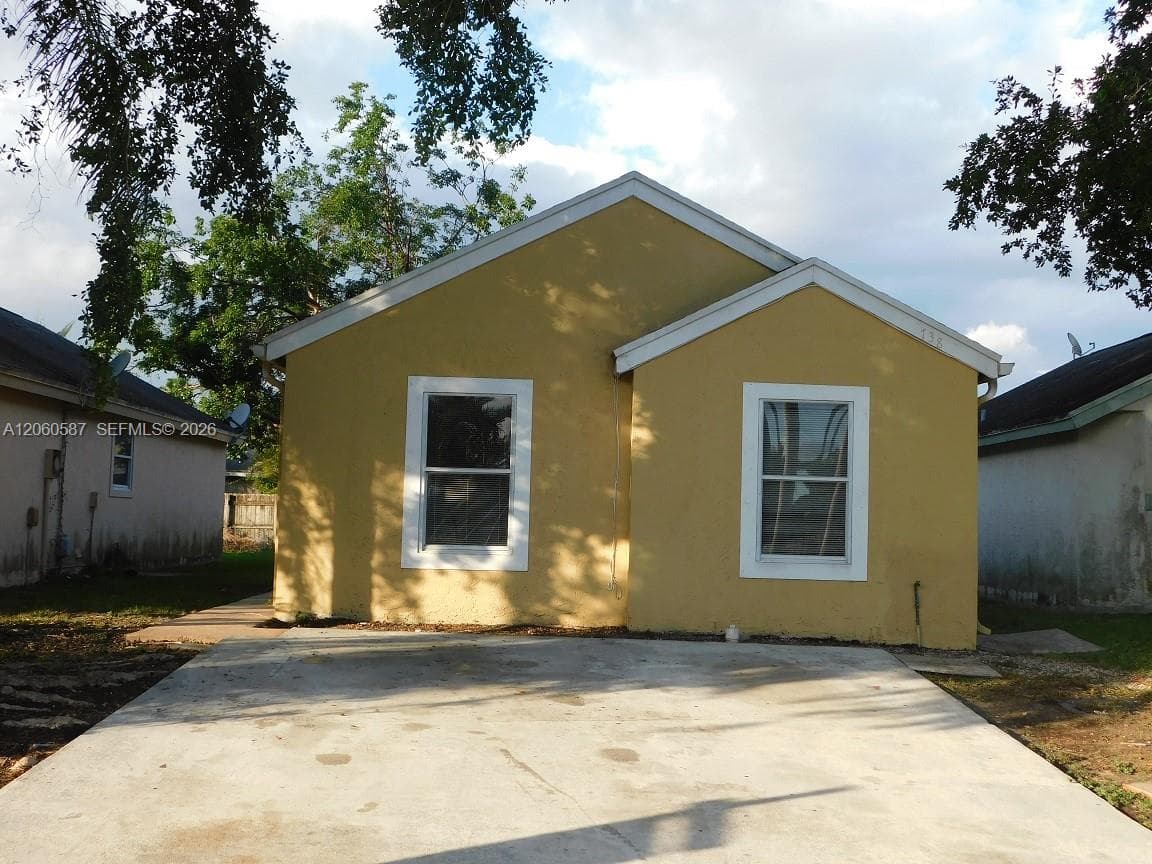 738 SW 9th St, Florida City, FL 33034