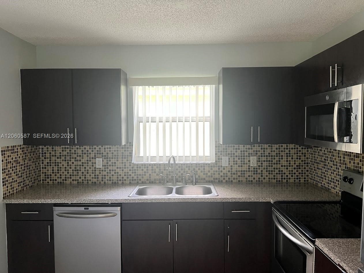 738 SW 9th St, Florida City, FL 33034 — zdjęcie 5
