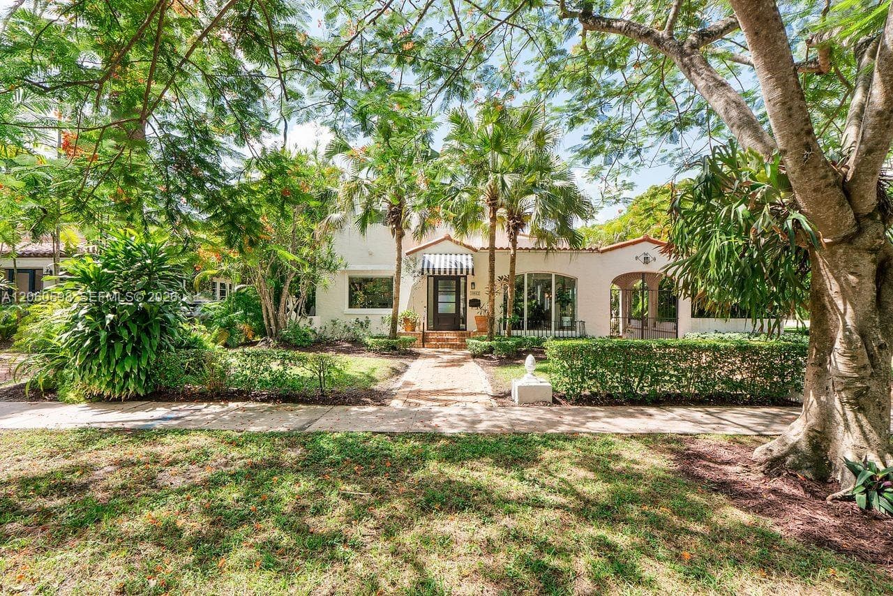 1042 Sorolla Ave, Coral Gables, FL 33134 — zdjęcie 3