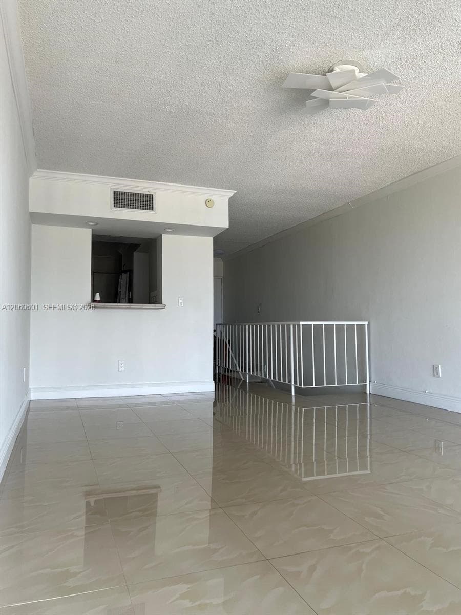 9210 Fontainebleau Blvd # 506, Miami, FL 33172