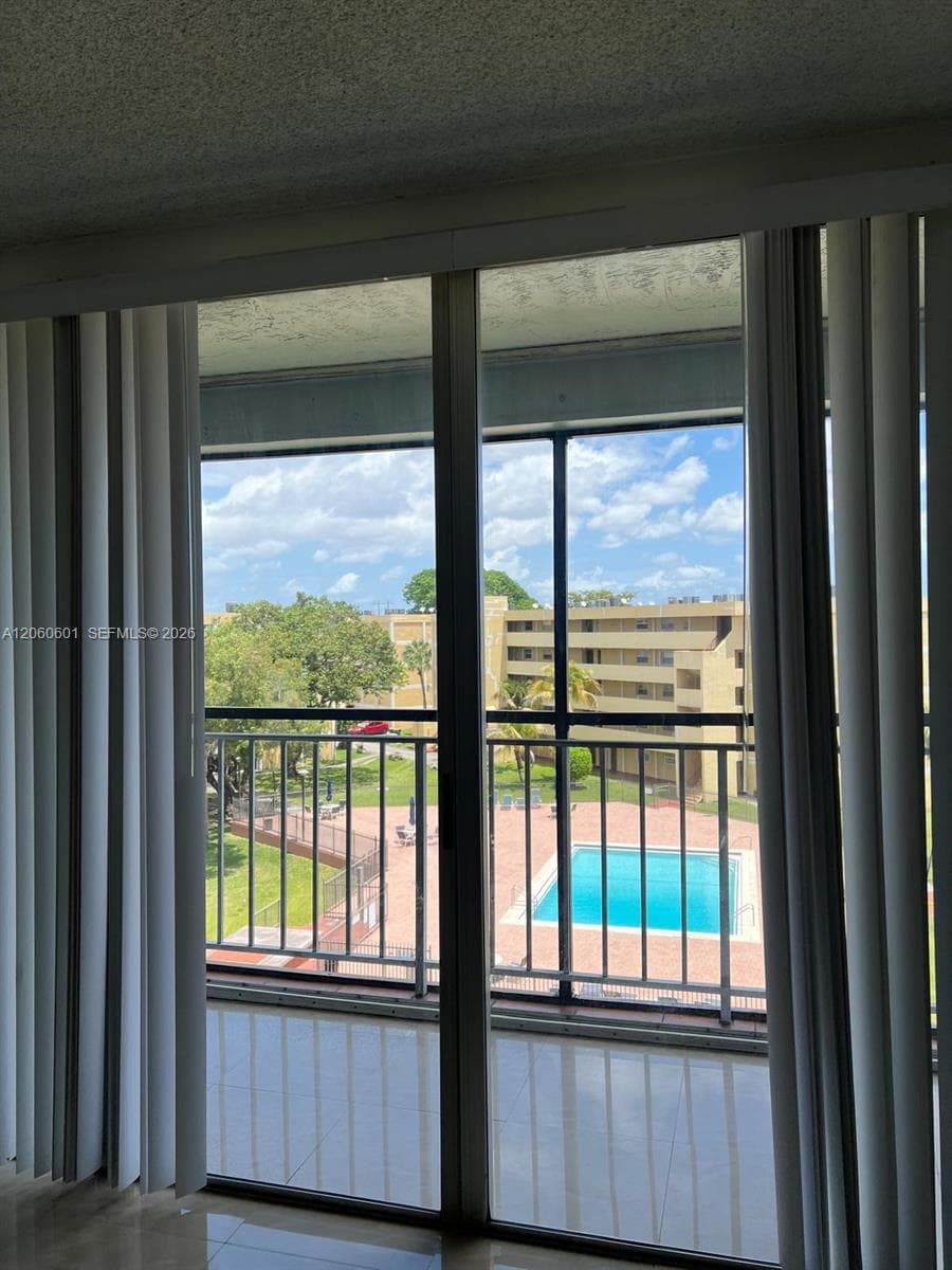 9210 Fontainebleau Blvd # 506, Miami, FL 33172 — zdjęcie 4