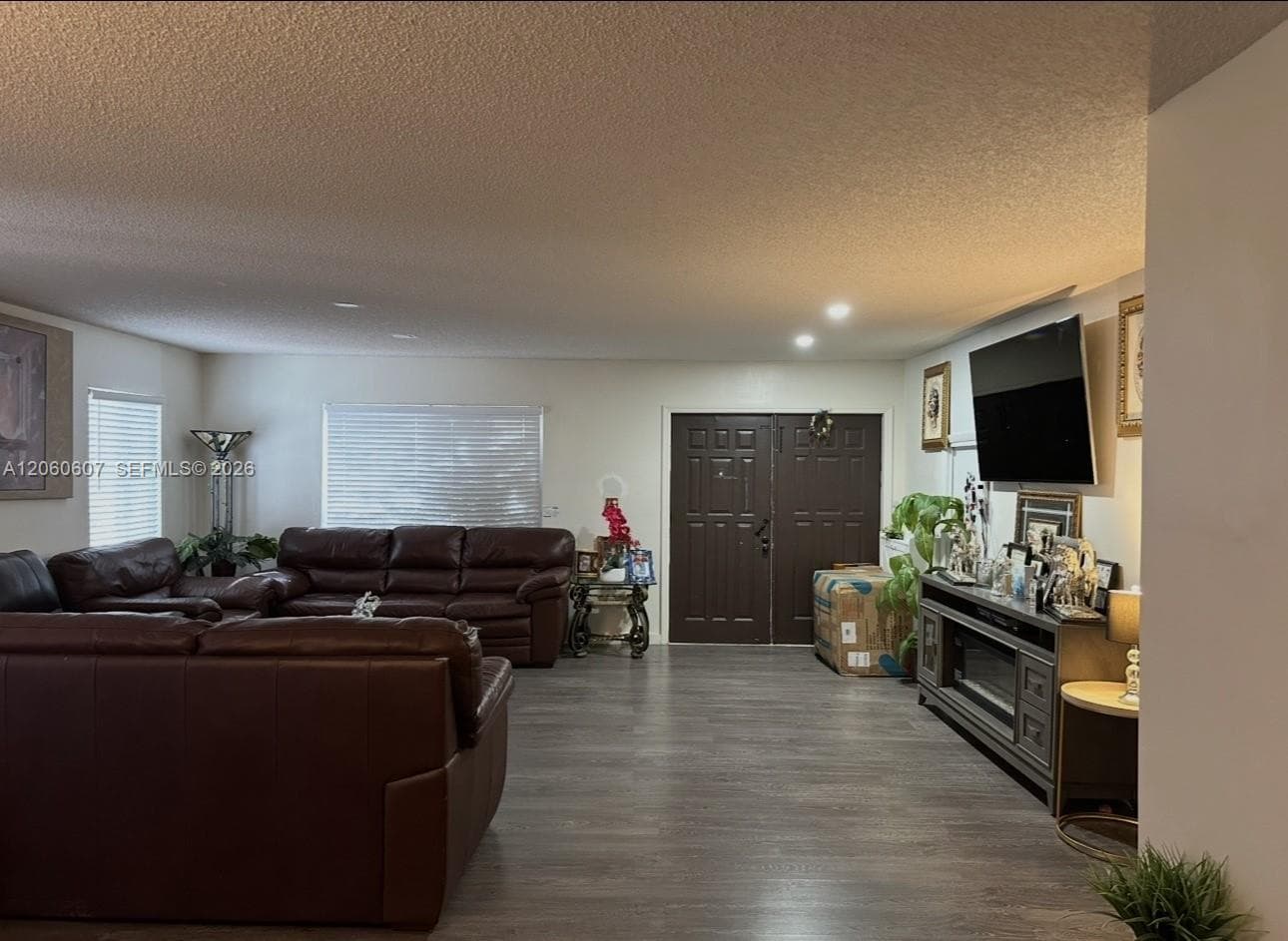 18849 NW 78th Pl # A, Hialeah, FL 33015 — zdjęcie 2