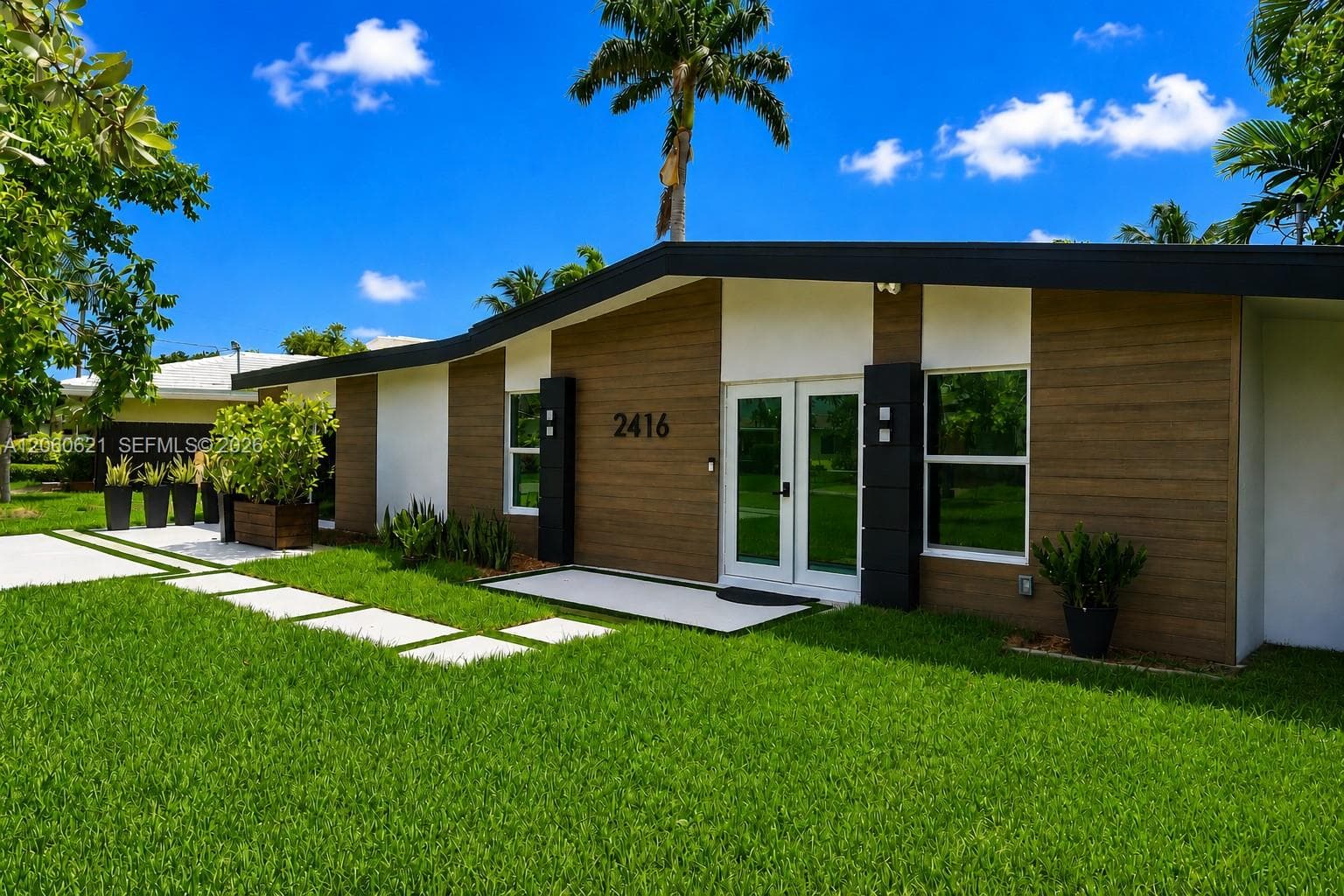 2416 NE 19th Ter, Wilton Manors, FL 33305