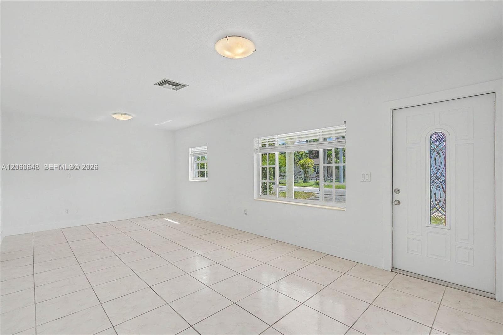 5360 W 2nd Ave, Hialeah, FL 33012 — zdjęcie 4