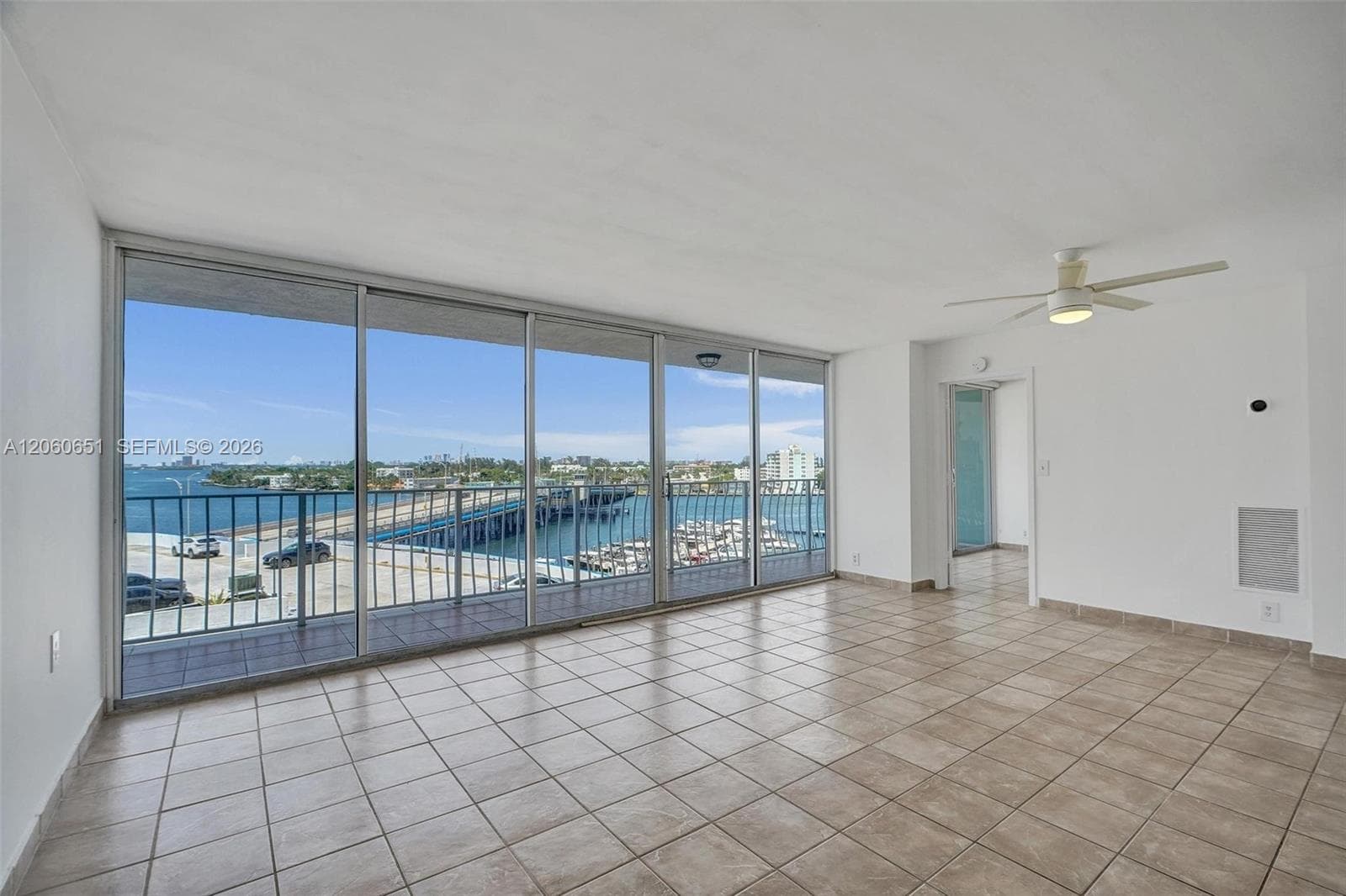 7601 E Treasure Dr # 717, North Bay Village, FL 33141 — zdjęcie 3