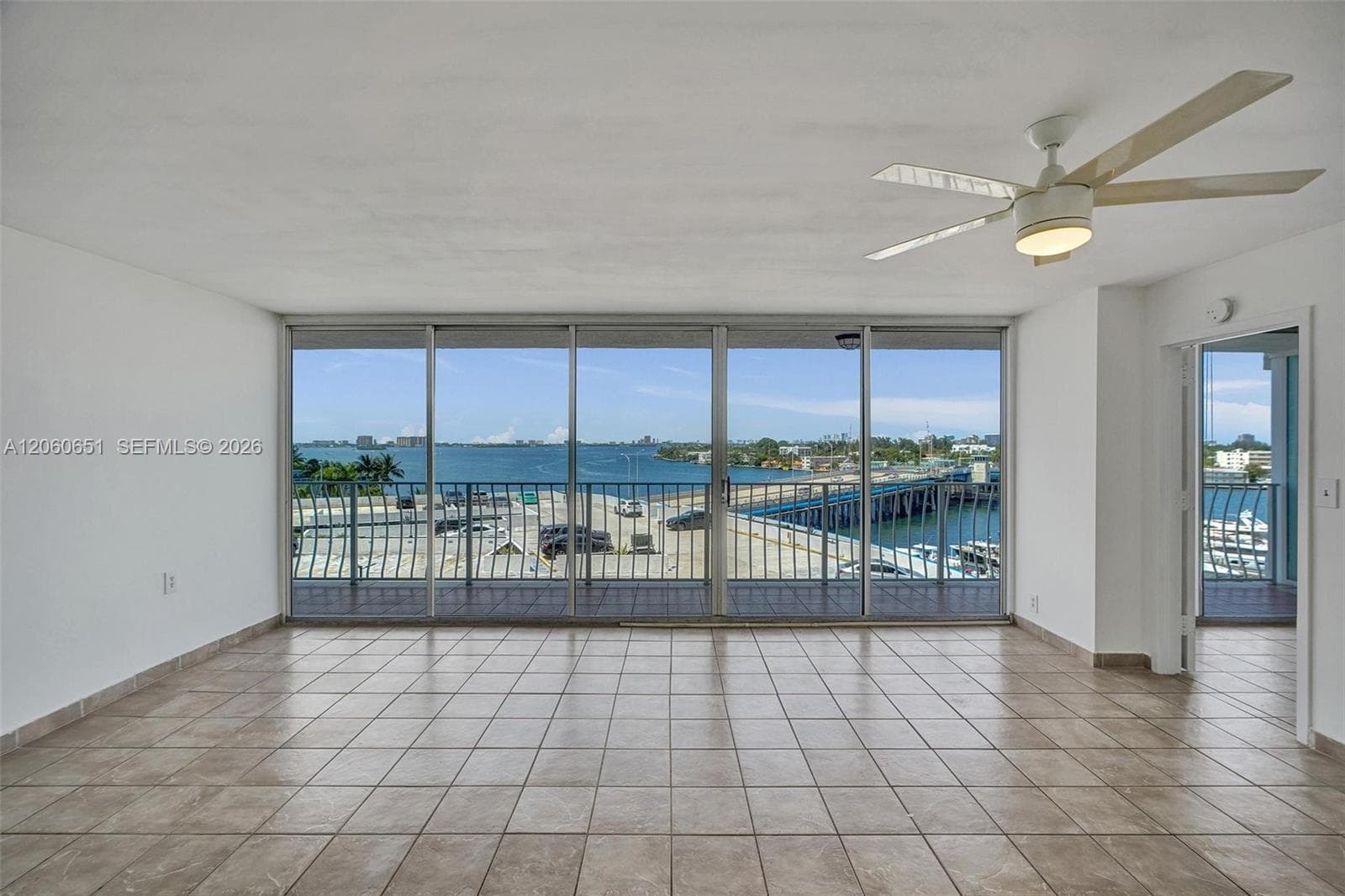 7601 E Treasure Dr # 717, North Bay Village, FL 33141 — zdjęcie 4
