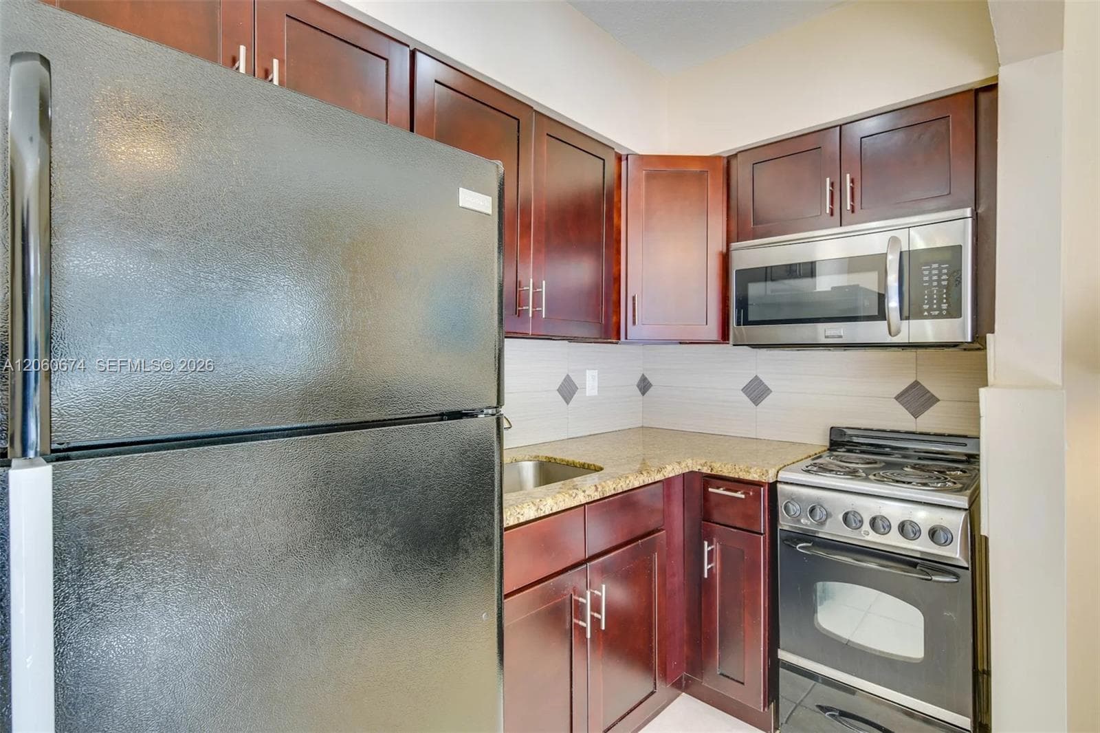 412 NE 4th Ave, Hallandale Beach, FL 33009 — zdjęcie 5