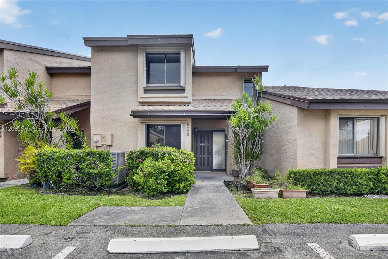 9575 NW 38th Pl, Sunrise, FL 33351 — zdjęcie 5