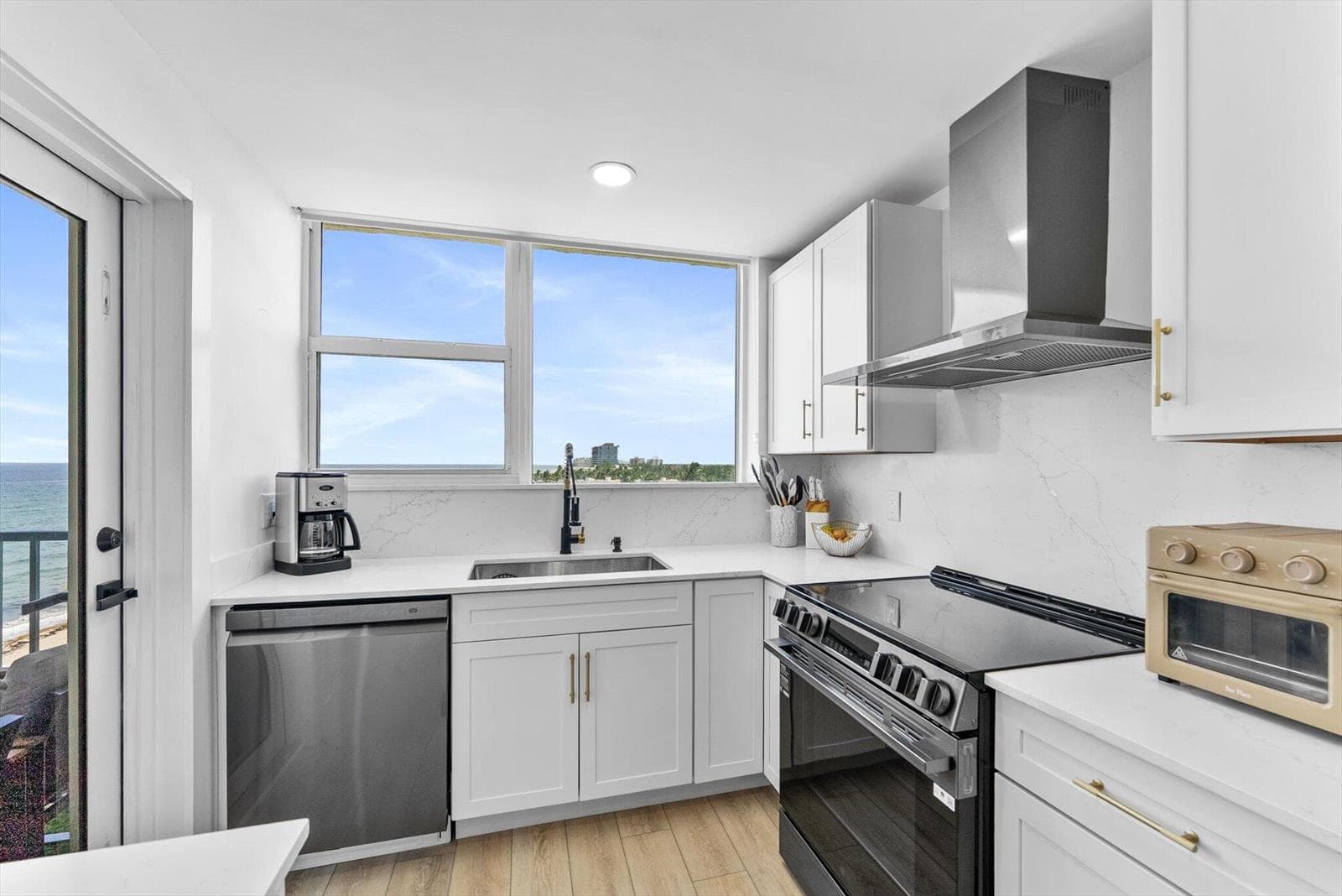 1237 HILLSBORO MILE # 604, Hillsboro Beach, FL 33062 — zdjęcie 4