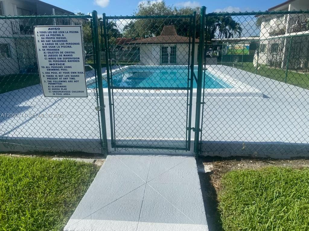 9520 SW 8th St # 118, Miami, FL 33174 — zdjęcie 3