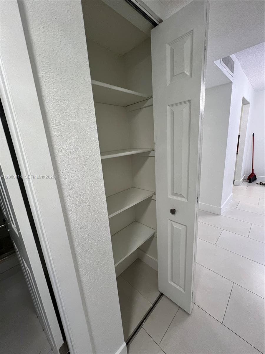 9520 SW 8th St # 118, Miami, FL 33174 — zdjęcie 4