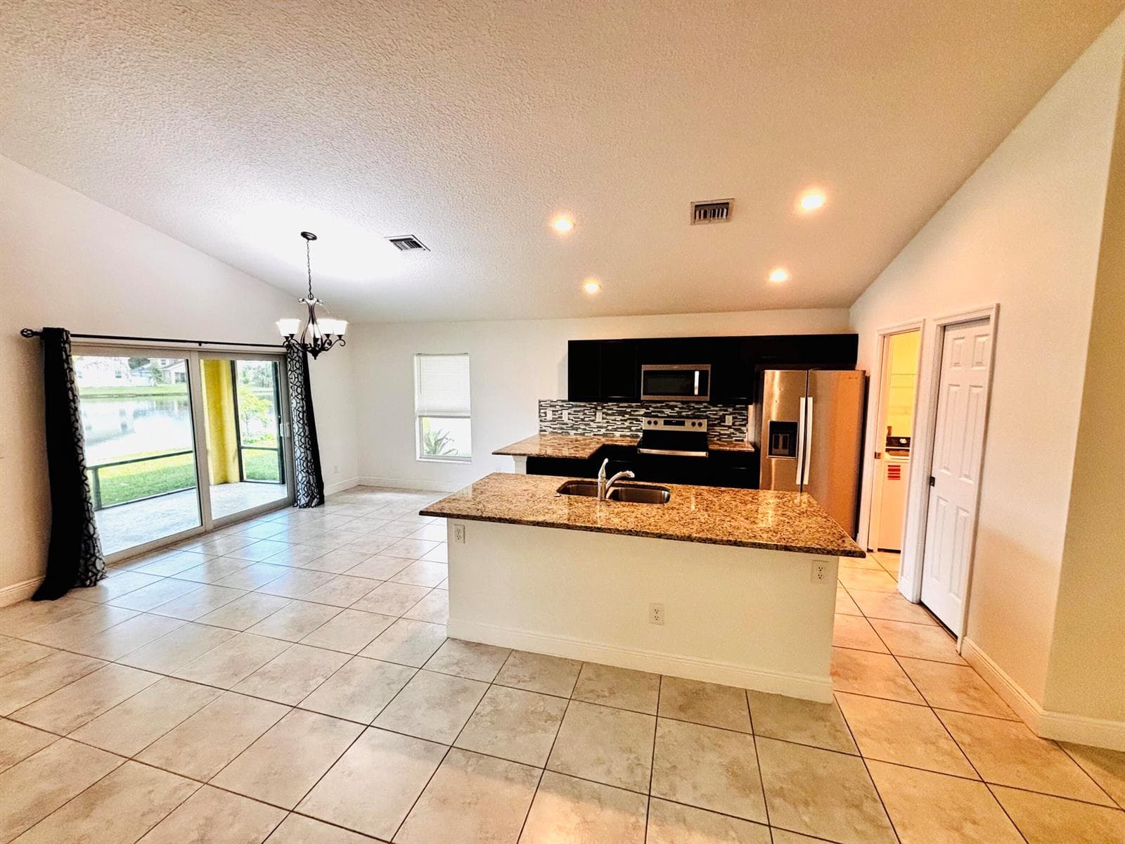 9558 SEA SPRAY Drive, Fort Pierce, FL 34945 — zdjęcie 5