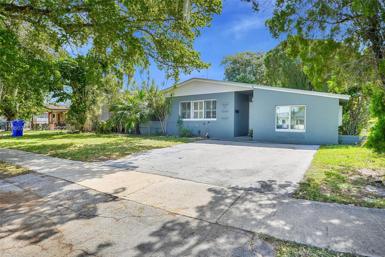 201 N 68th Way, Hollywood, FL 33024