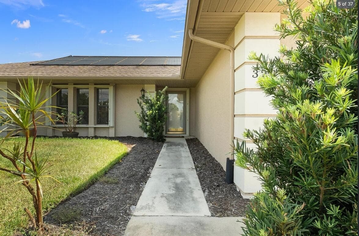 329 SE OAKRIDGE Drive, Port St. Lucie, FL 34984 — zdjęcie 2