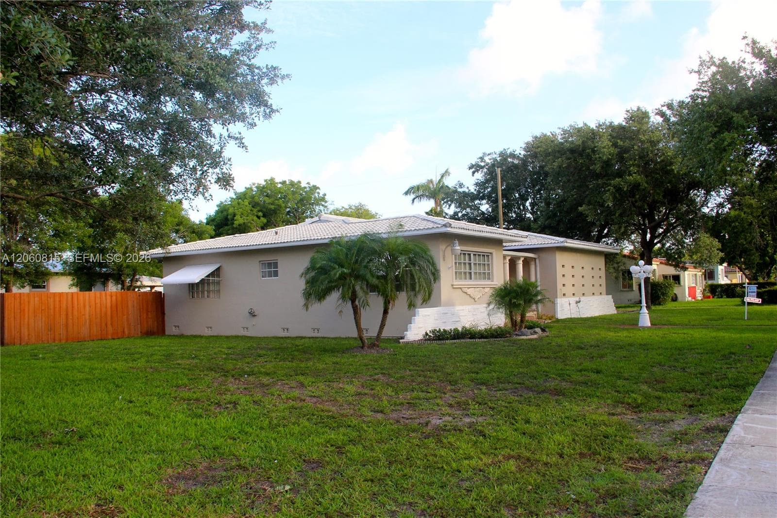 70 Hammond Dr, Miami Springs, FL 33166 — zdjęcie 4