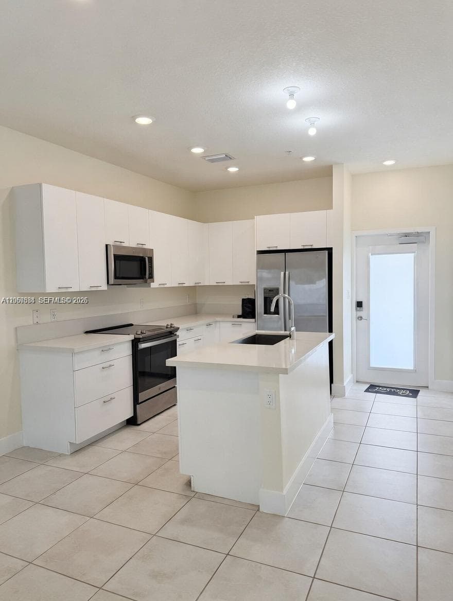 8301 NW 41st St # B-107, Doral, FL 33166 — zdjęcie 2