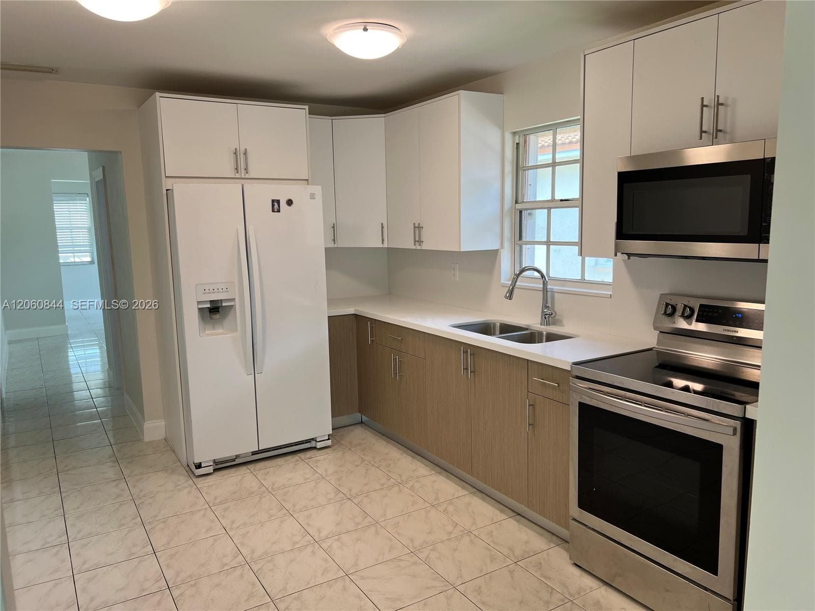 421 NW 57th Ct, Miami, FL 33126 — zdjęcie 2