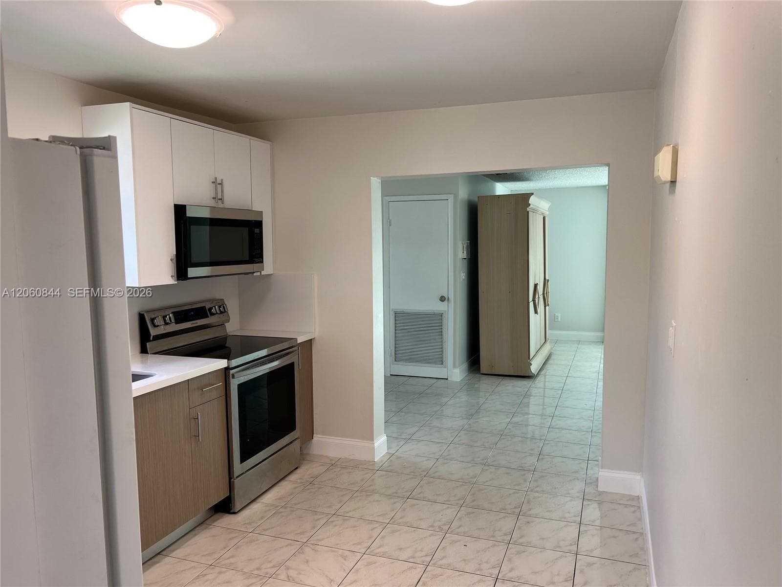 421 NW 57th Ct, Miami, FL 33126 — zdjęcie 5