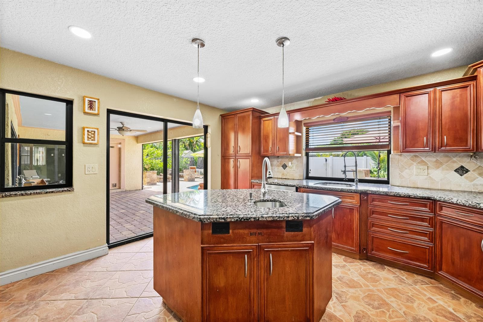 7970 NW 1ST Court, Margate, FL 33063 — zdjęcie 3