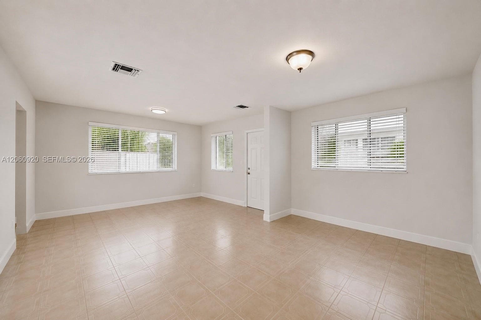 8636 NW 35th Pl, Miami, FL 33147 — zdjęcie 3