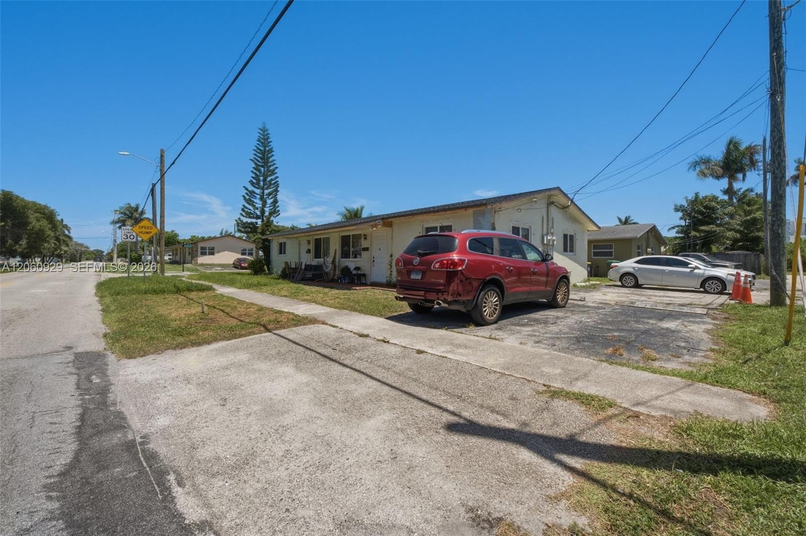 137 NE 1st Ct, Dania Beach, FL 33004 — zdjęcie 2