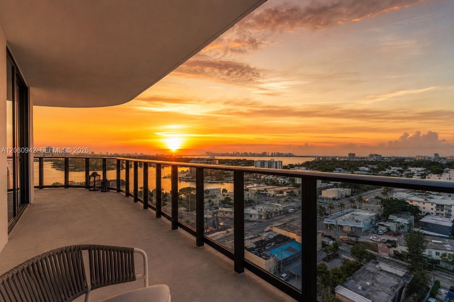 580 72nd St # 1410, Miami Beach, FL 33141 — zdjęcie 2
