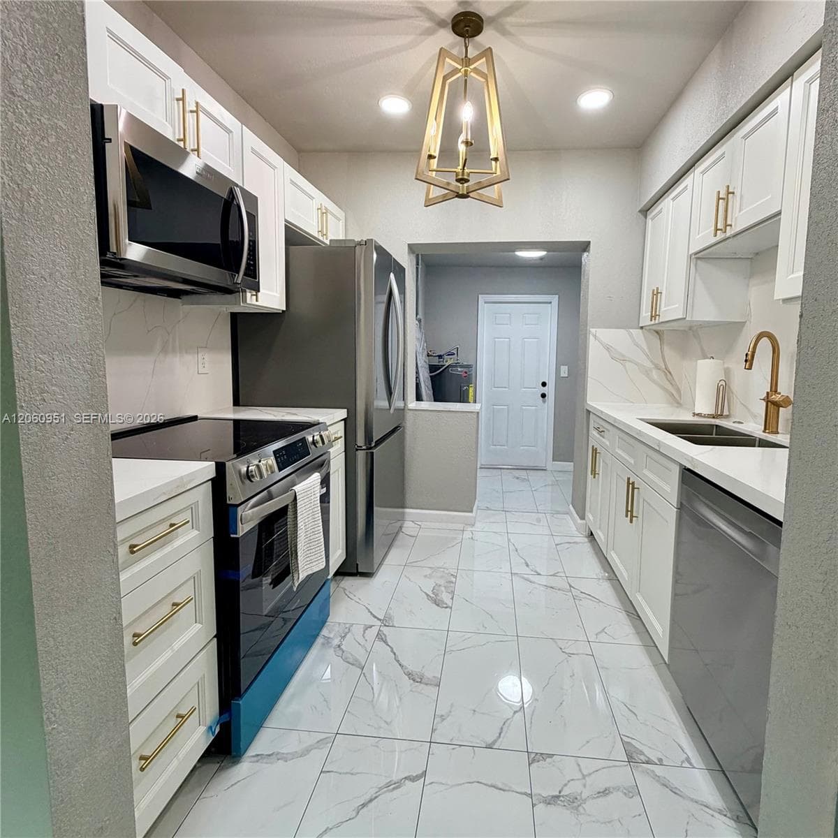 1246 Fisherman St, Opa-Locka, FL 33054 — zdjęcie 2