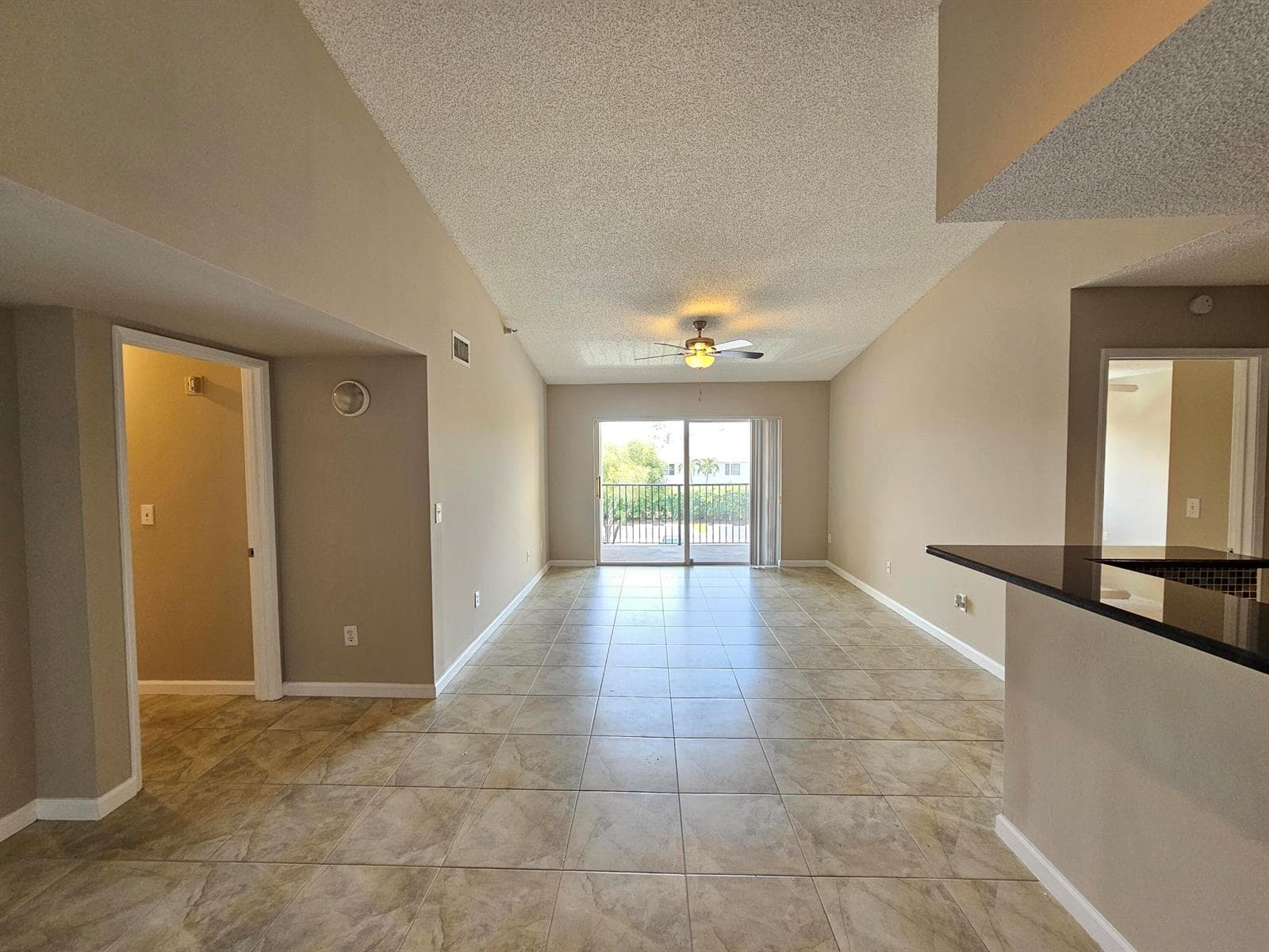 140 Yacht Club Way # 305, Hypoluxo, FL 33462 — zdjęcie 2