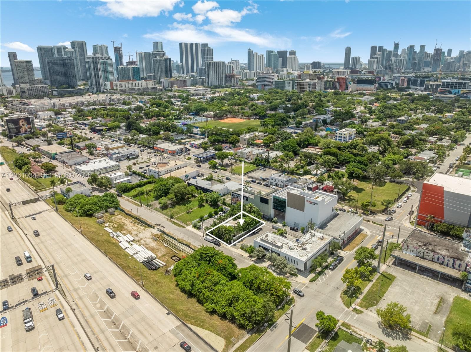 272 NW 37th St, Miami, FL 33127 — zdjęcie 5