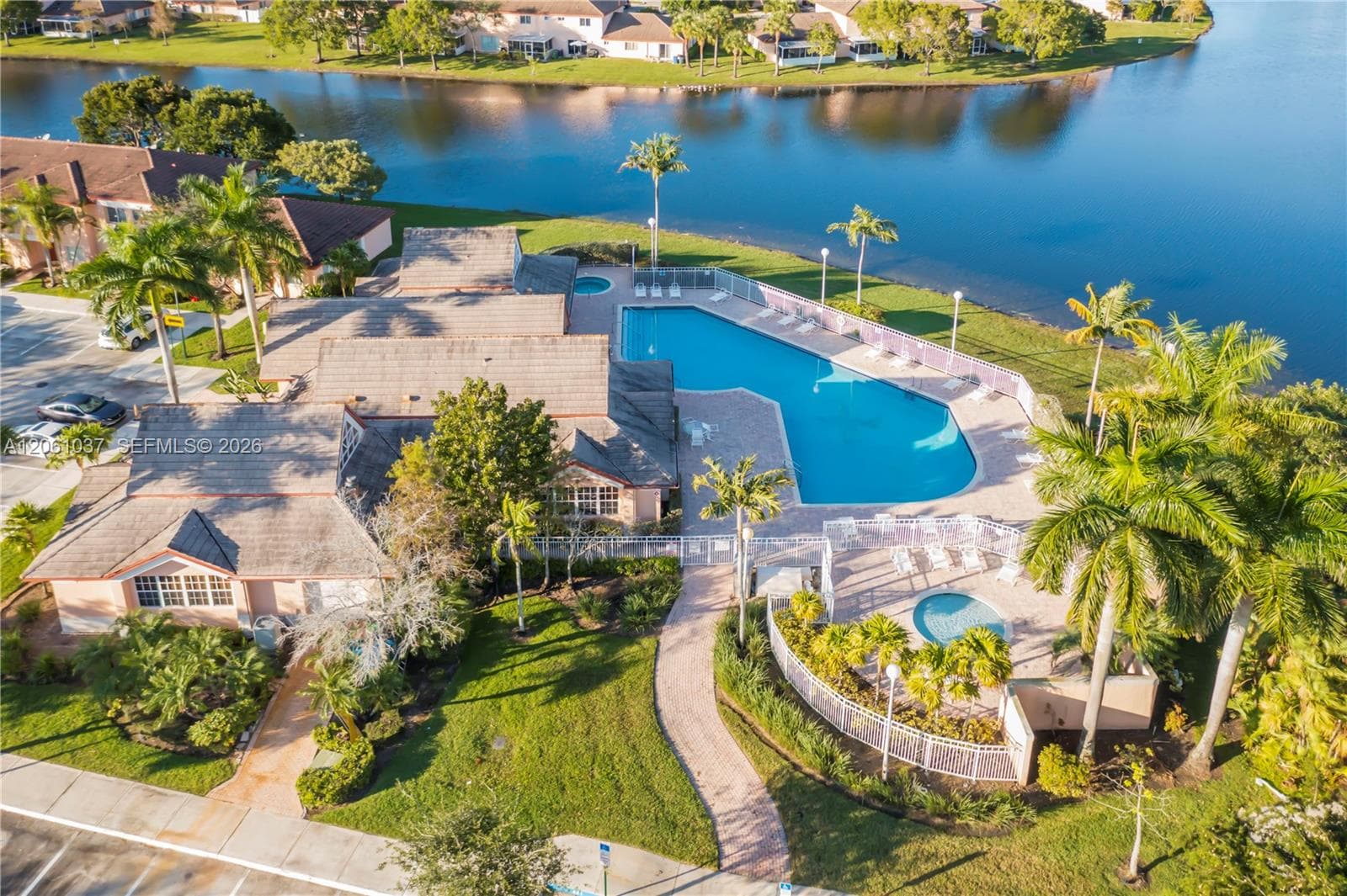 20822 NW 2nd St, Pembroke Pines, FL 33029 — zdjęcie 3