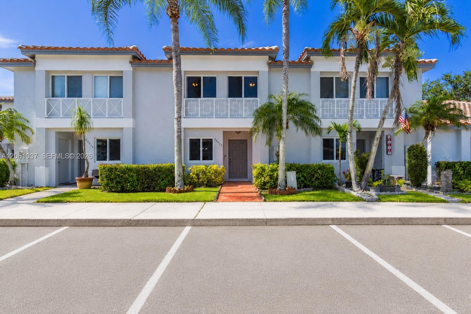 20822 NW 2nd St, Pembroke Pines, FL 33029