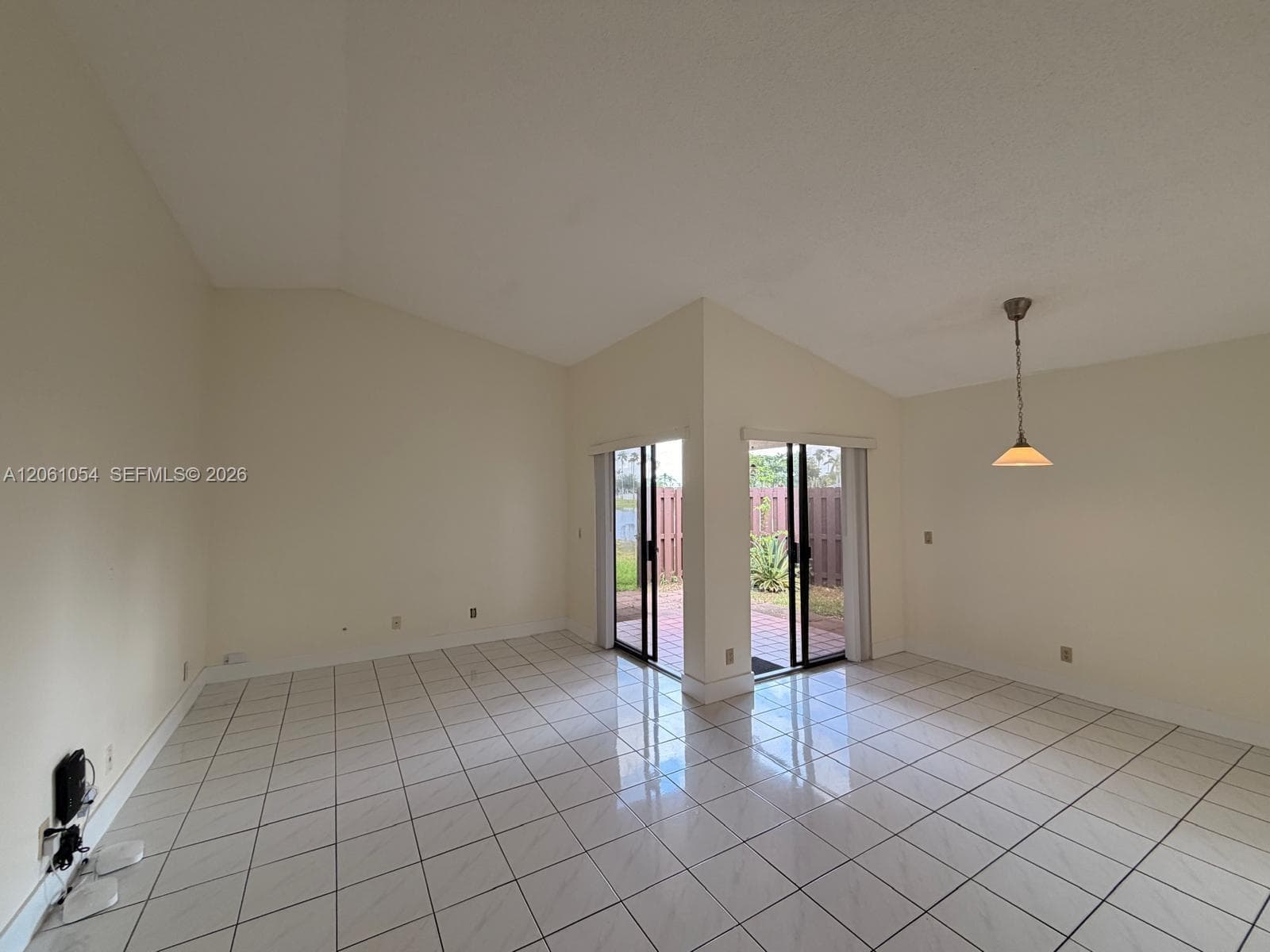 6431 NW 171st St, Hialeah, FL 33015 — zdjęcie 3