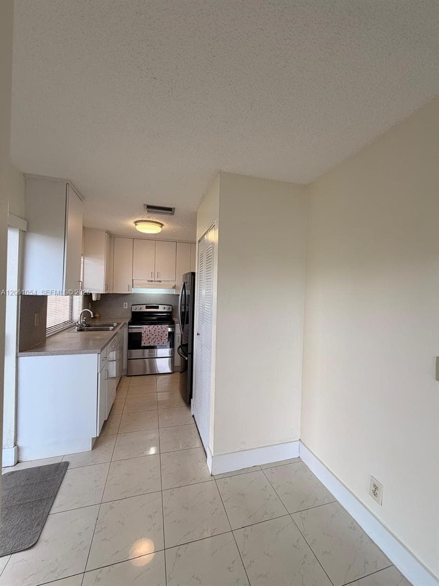 6431 NW 171st St, Hialeah, FL 33015 — zdjęcie 5