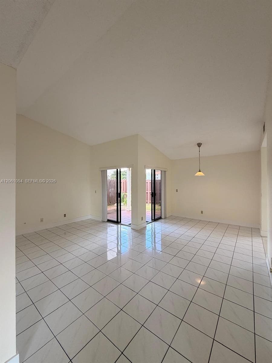 6431 NW 171st St, Hialeah, FL 33015 — zdjęcie 4