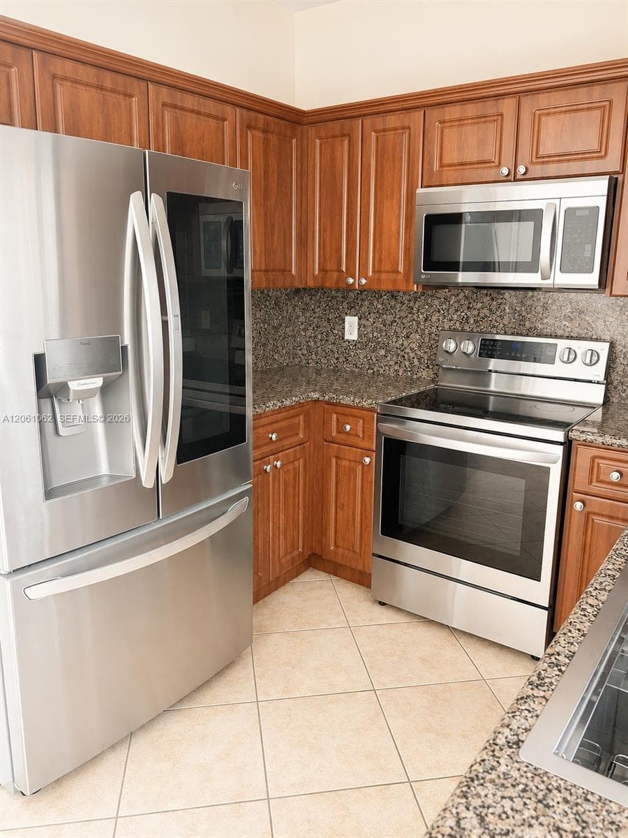 8508 NW 141st Ter # 501, Miami Lakes, FL 33016 — zdjęcie 2