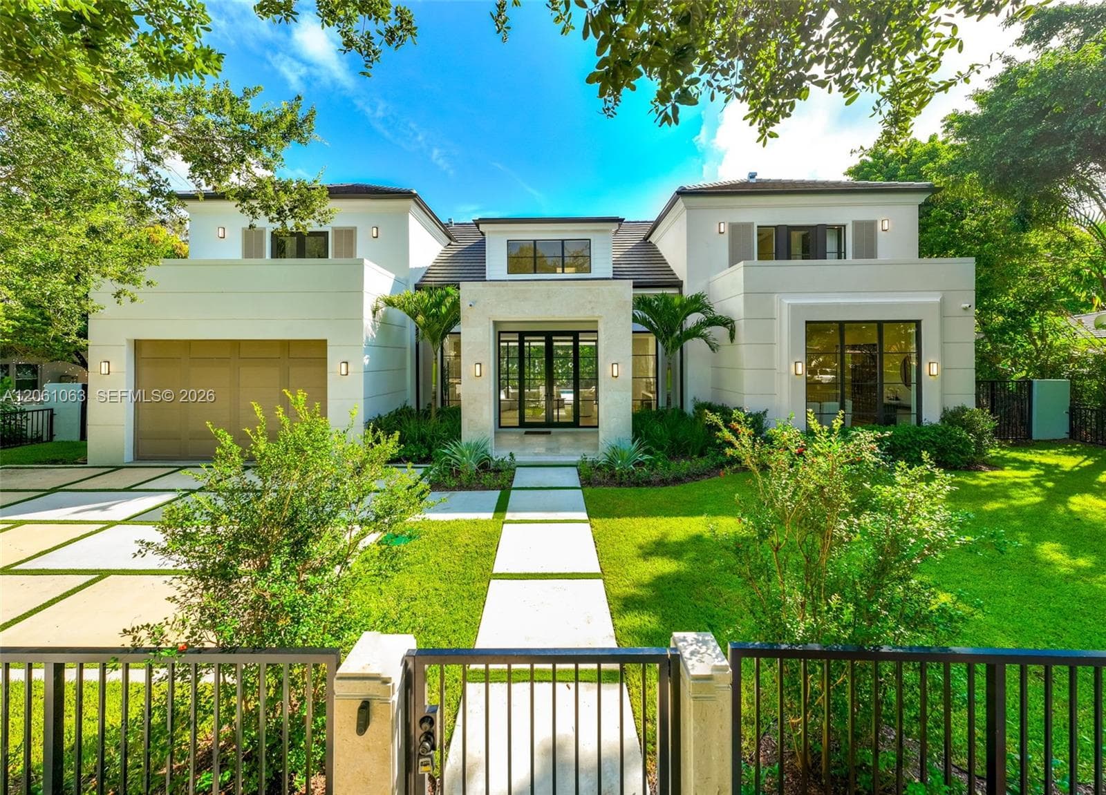 1220 S Alhambra Cir, Coral Gables, FL 33146 — zdjęcie 4