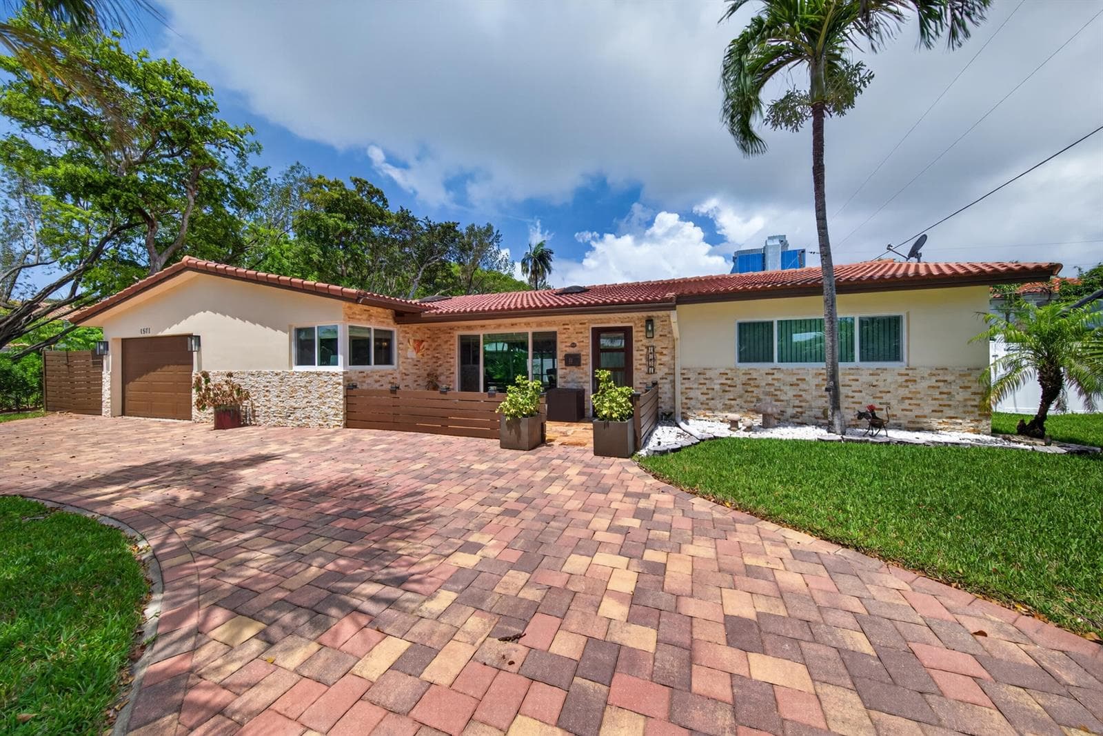 1571 SE 24TH Avenue, Pompano Beach, FL 33062