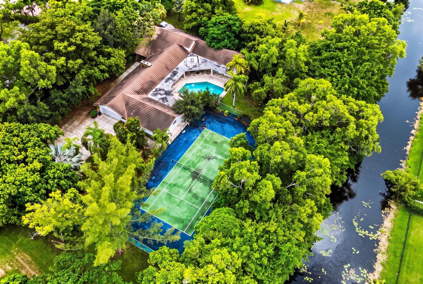 4020 NW 101ST Drive, Coral Springs, FL 33065 — zdjęcie 2