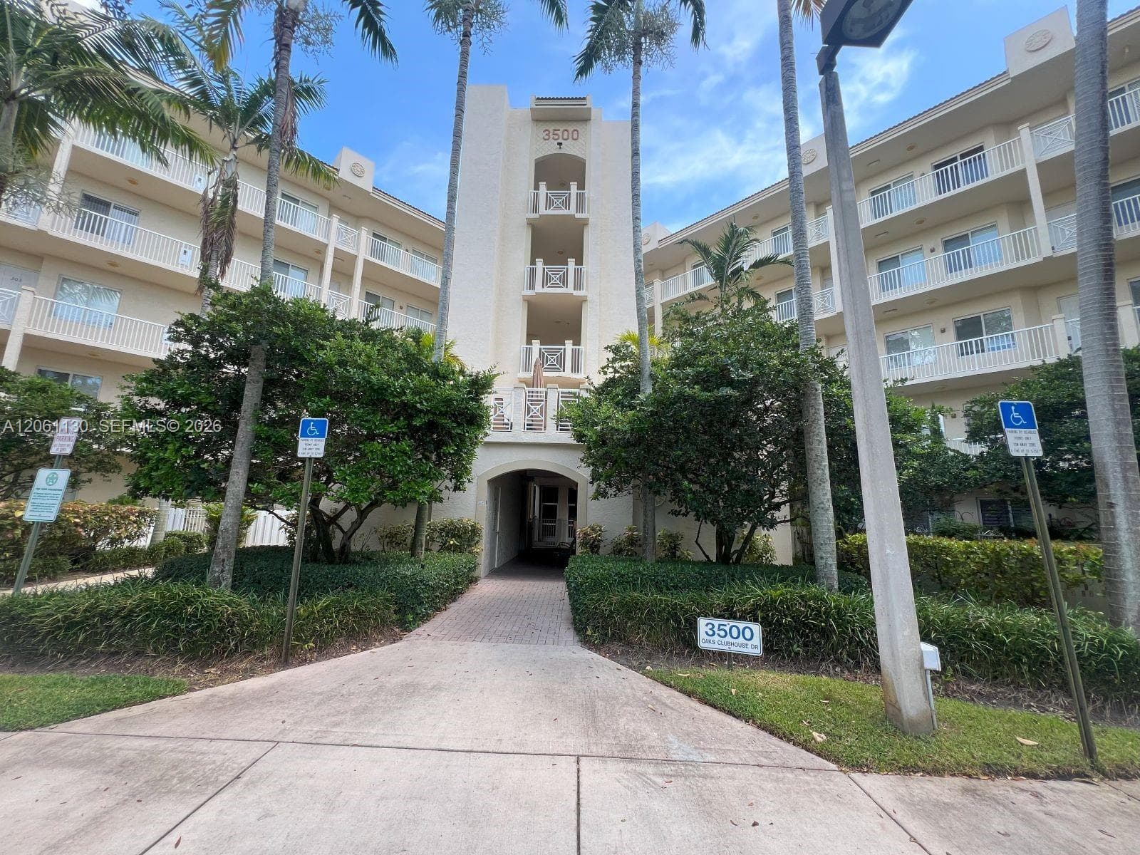 3500 Oaks Clubhouse Dr # 207, Pompano Beach, FL 33069 — zdjęcie 3