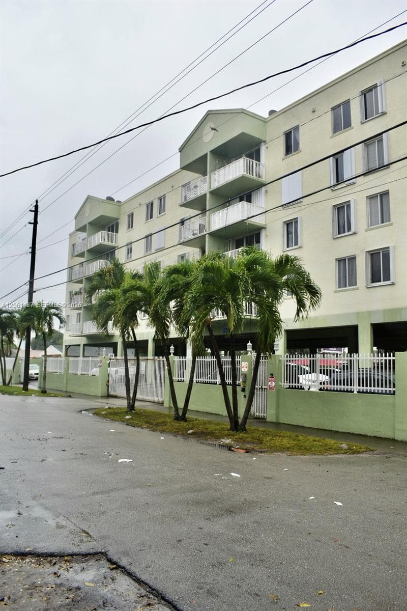 616 NW 26th Ave # 210, Miami, FL 33125 — zdjęcie 2