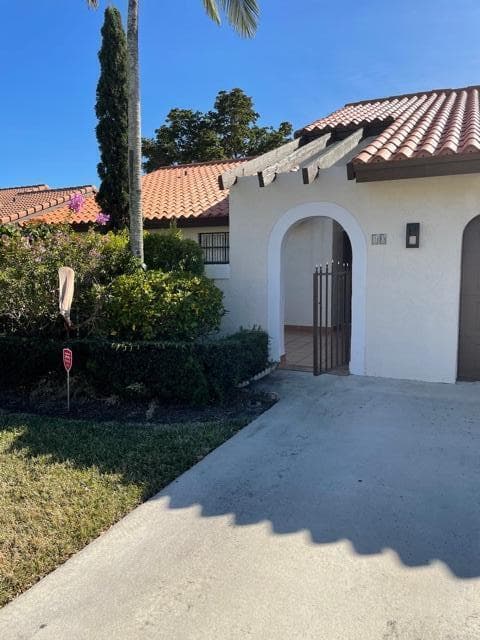 10 COLUMBIA Court, Deerfield Beach, FL 33442 — zdjęcie 2